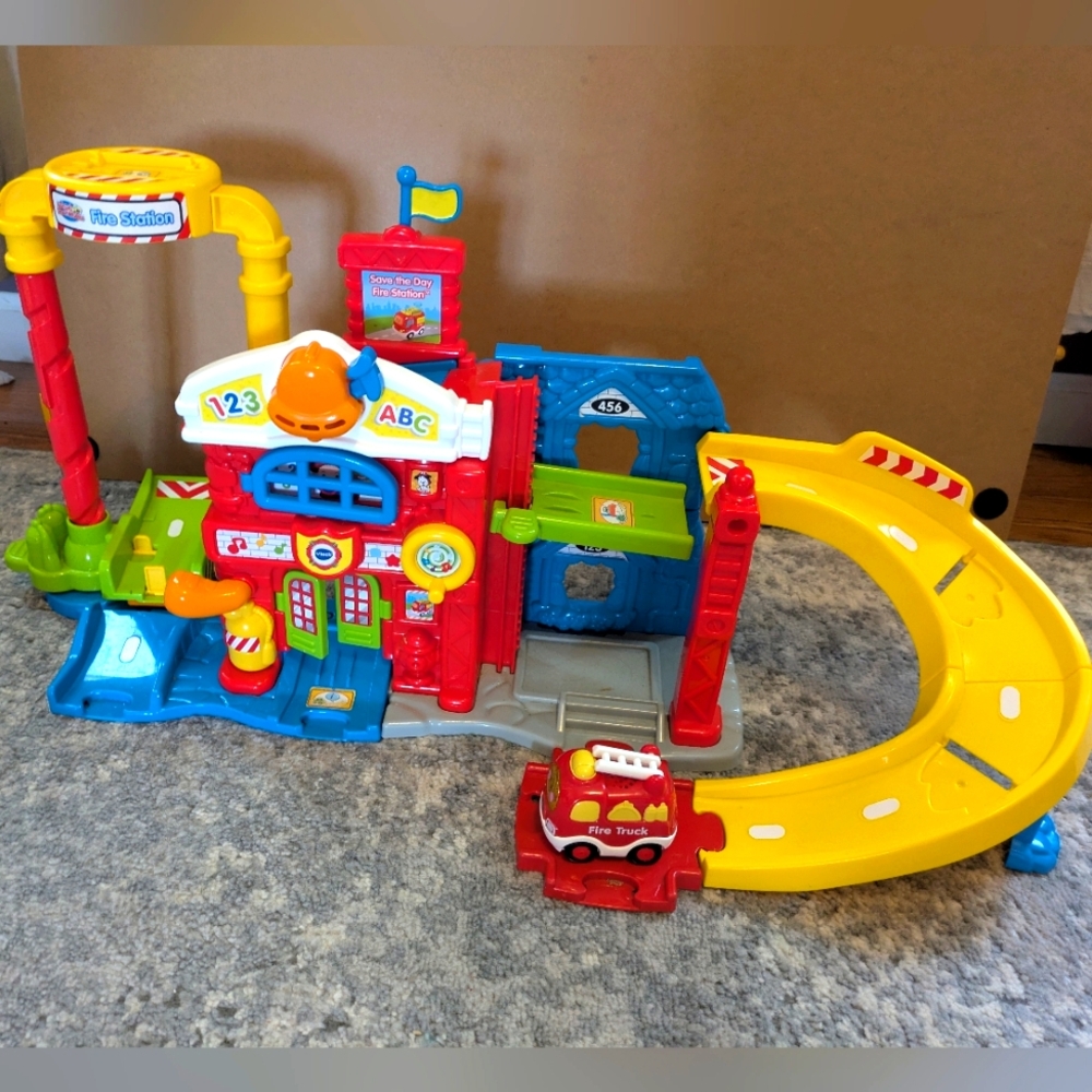 Go Go Smart Wheels Vtech Fire Station Playset With Fire Truck